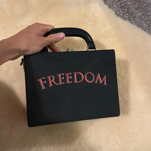 Bertoni 1949 squared leather Bertoncina freedom leather bag - Picture 2 of 4